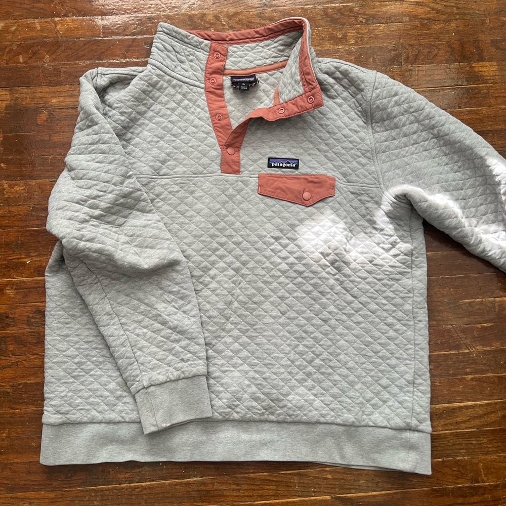 Patagonia Women's Gray and Rust Quilted Pullover